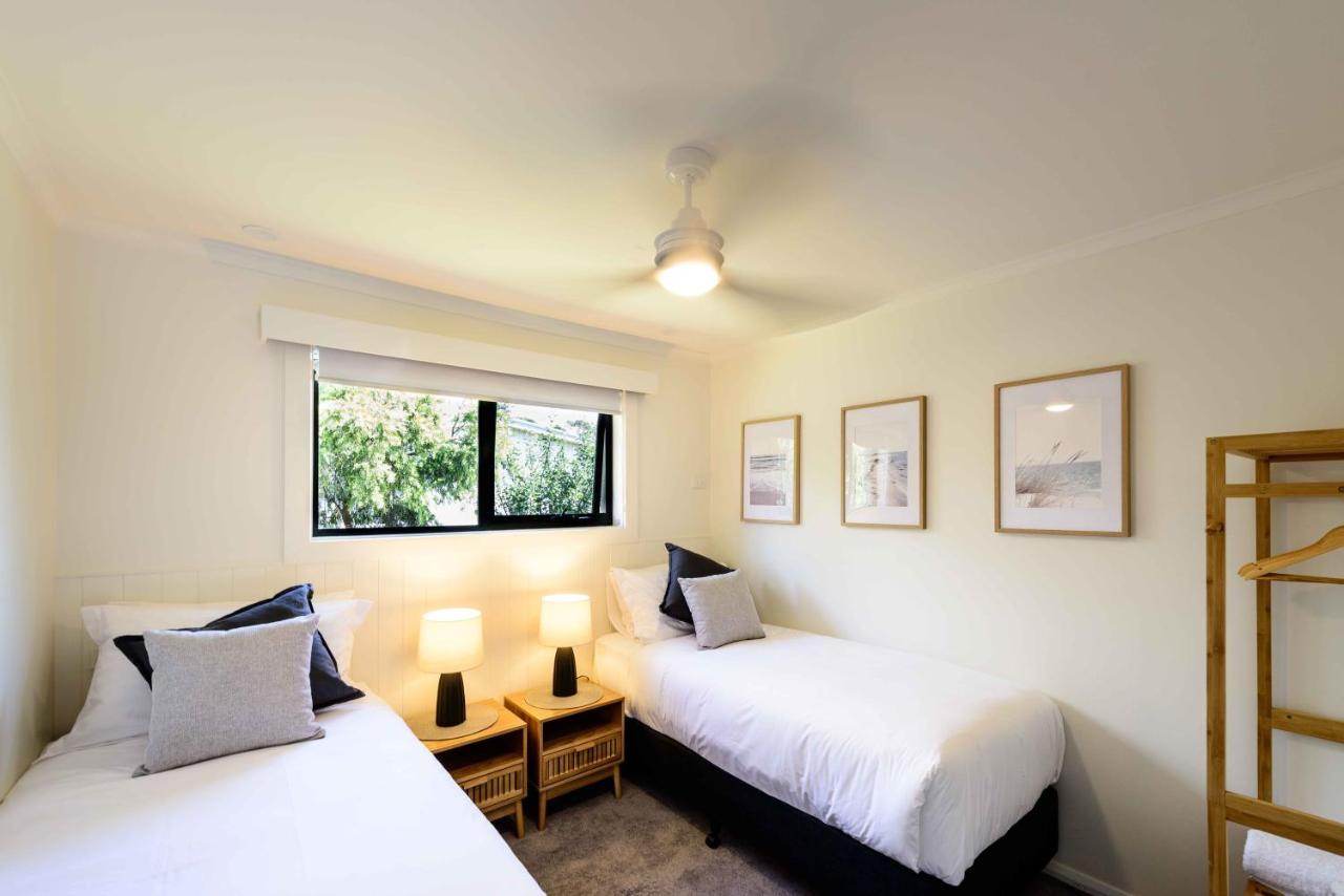 Georges Bay Apartments Сейнт Хелънс Екстериор снимка
