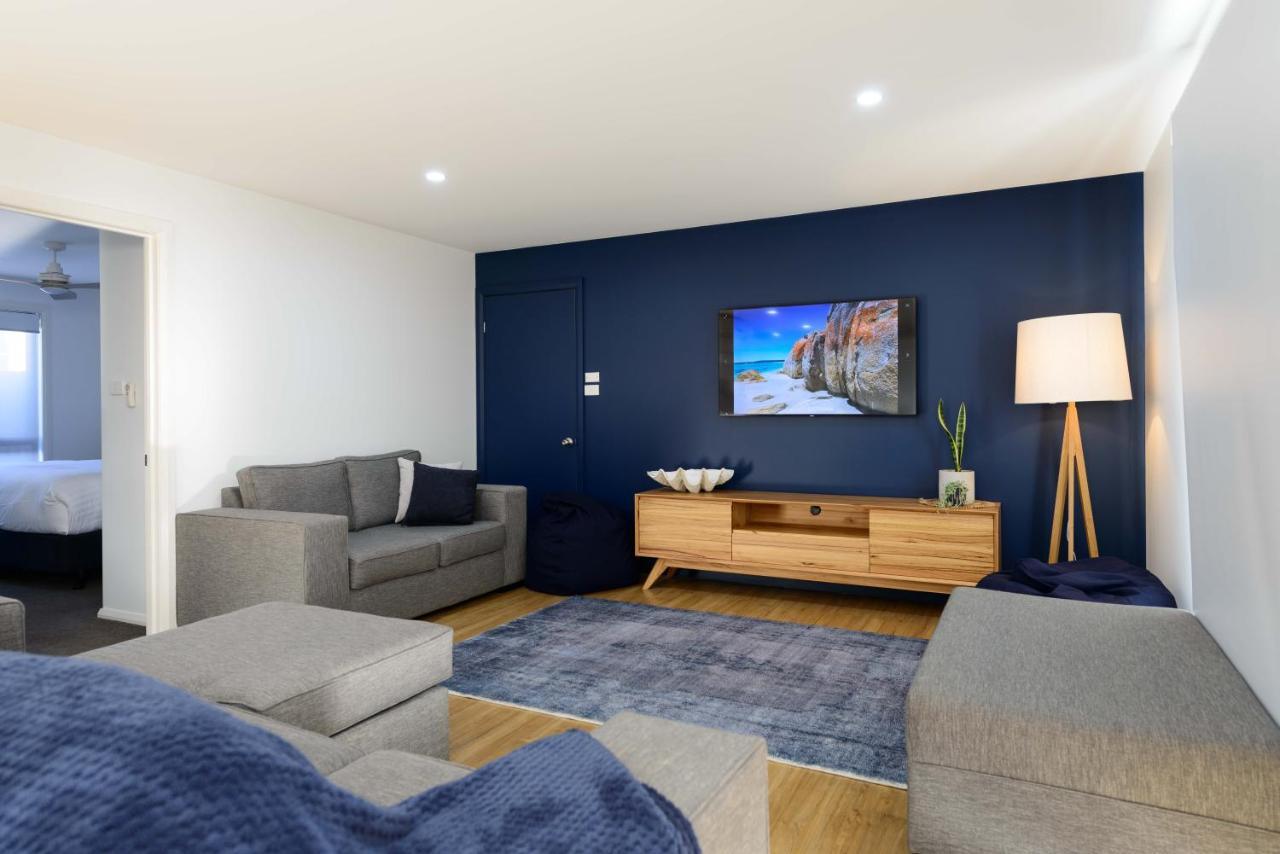 Georges Bay Apartments Сейнт Хелънс Екстериор снимка