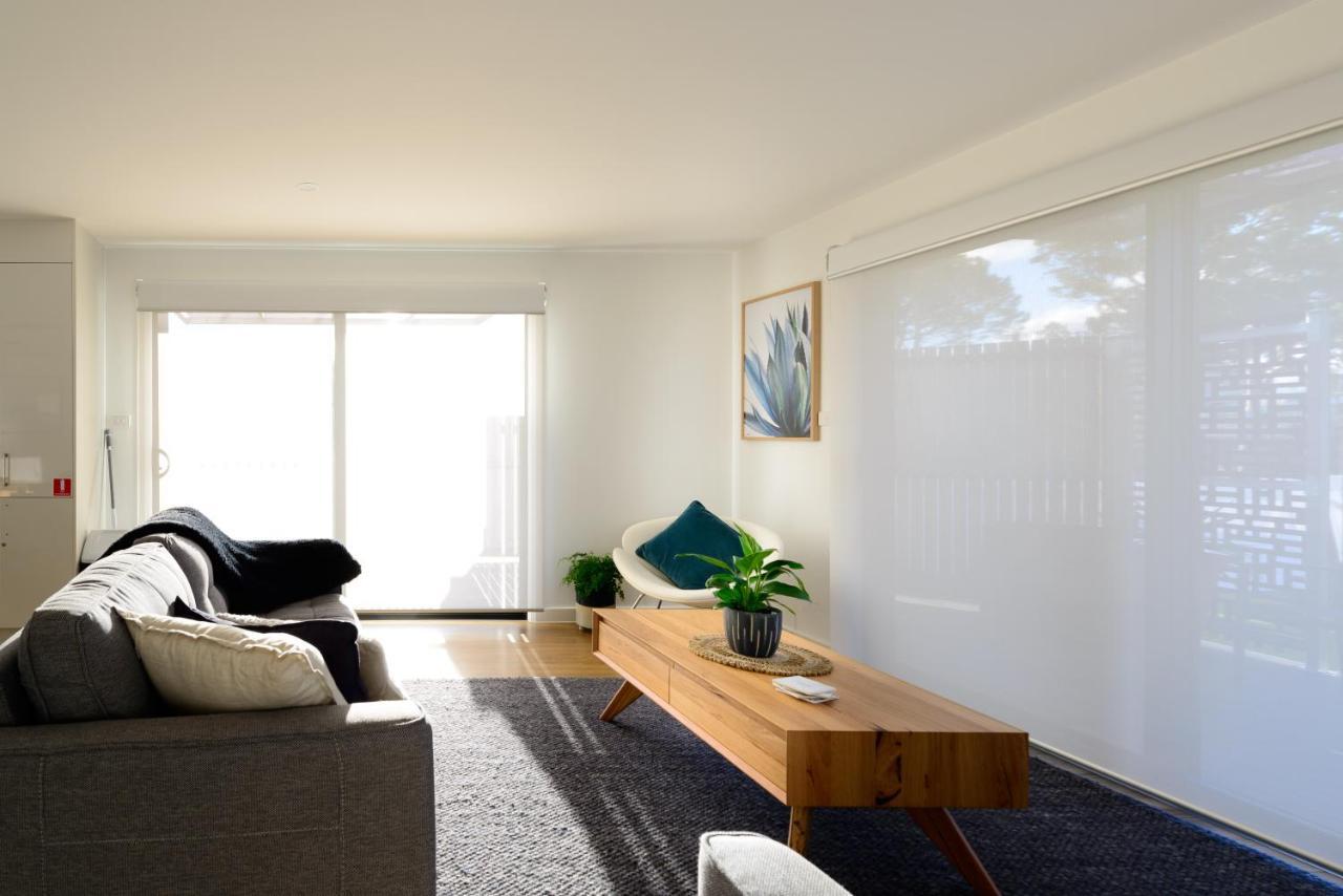 Georges Bay Apartments Сейнт Хелънс Екстериор снимка