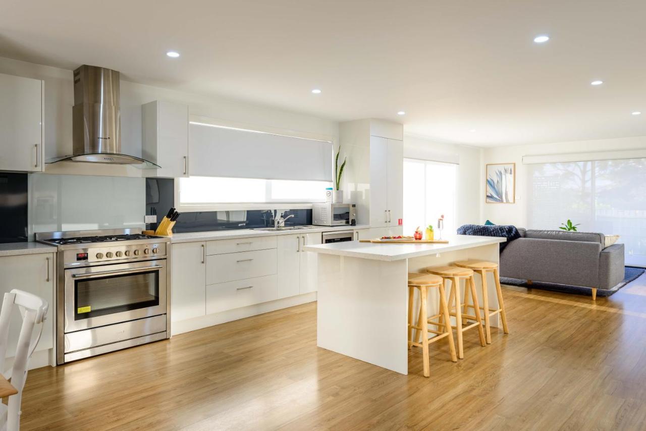 Georges Bay Apartments Сейнт Хелънс Екстериор снимка