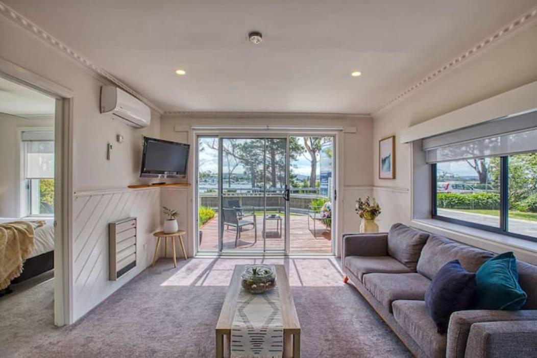 Georges Bay Apartments Сейнт Хелънс Екстериор снимка