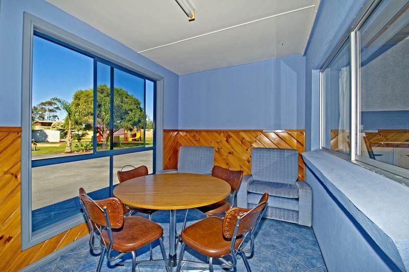 Georges Bay Apartments Сейнт Хелънс Екстериор снимка