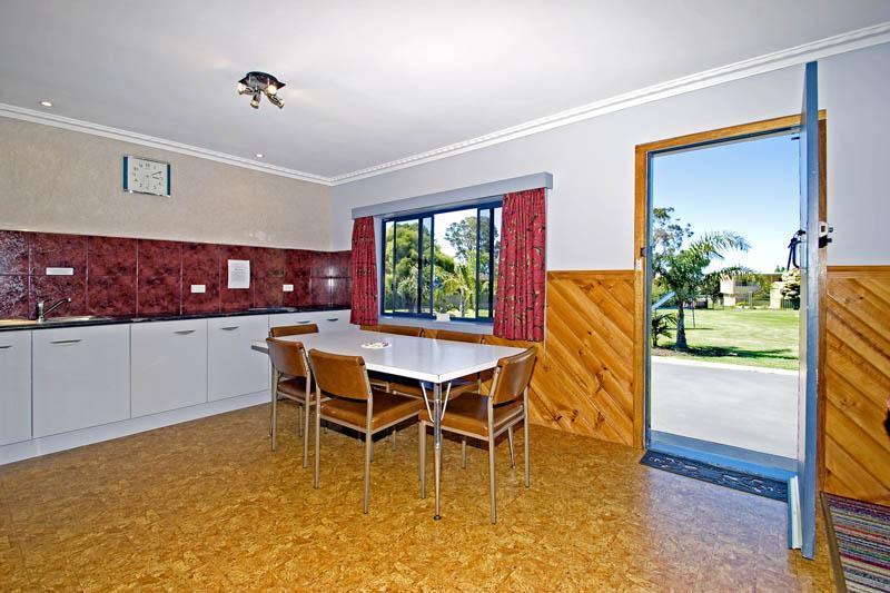Georges Bay Apartments Сейнт Хелънс Екстериор снимка