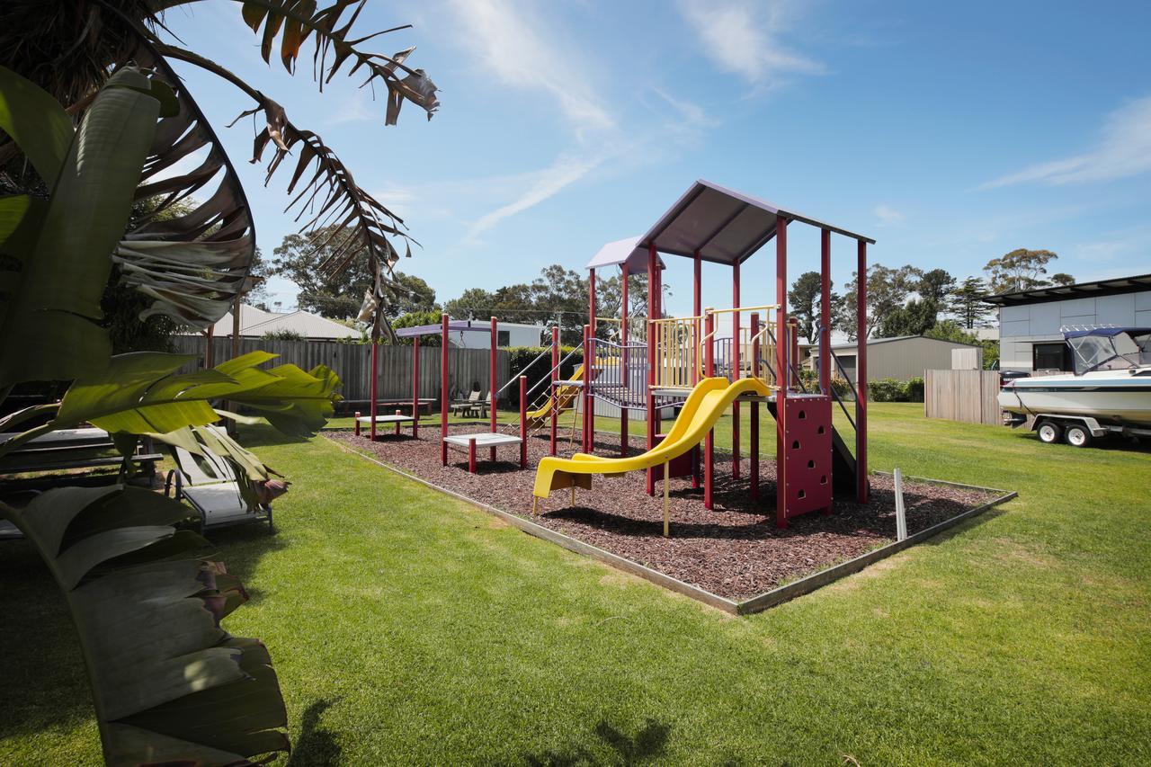 Georges Bay Apartments Сейнт Хелънс Екстериор снимка